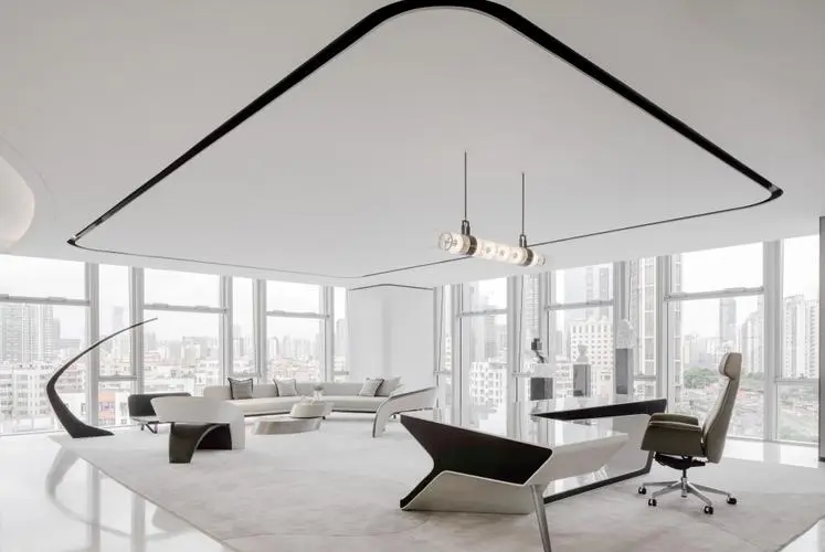 办公室财位之道：摆放沙发聚长人气，提升工作效率！