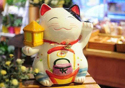 服装店收银台放什么位置好,收银台别放招财猫!来看看怎么回事?